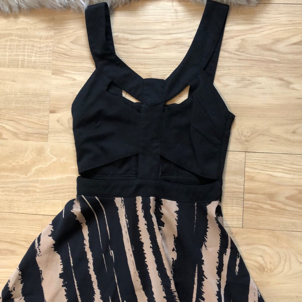 High-low cut out detail dress